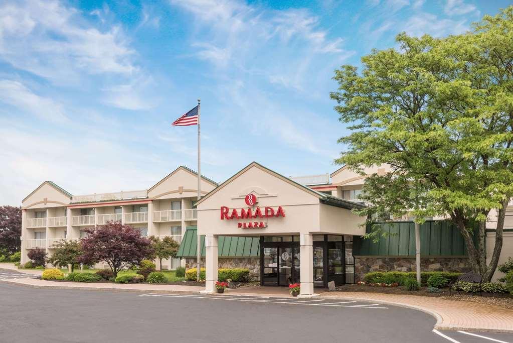 Ramada Plaza By Wyndham Portland Hotel Exterior foto
