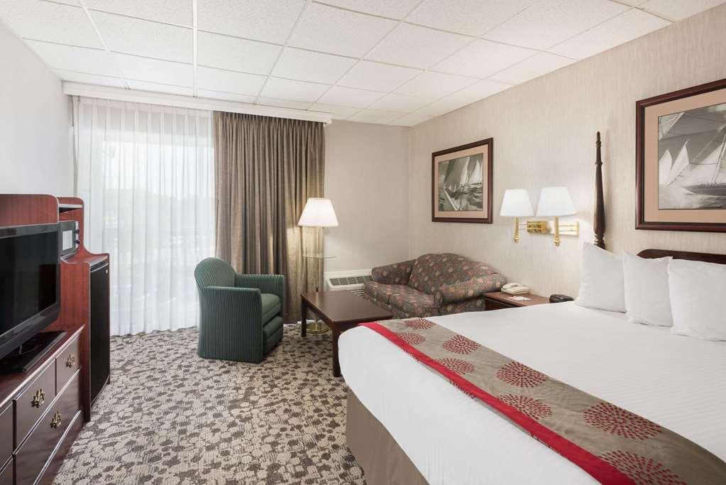 Ramada Plaza By Wyndham Portland Hotel Exterior foto