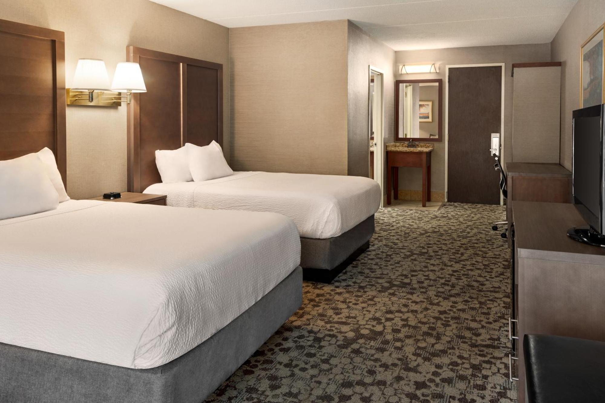 Ramada Plaza By Wyndham Portland Hotel Exterior foto