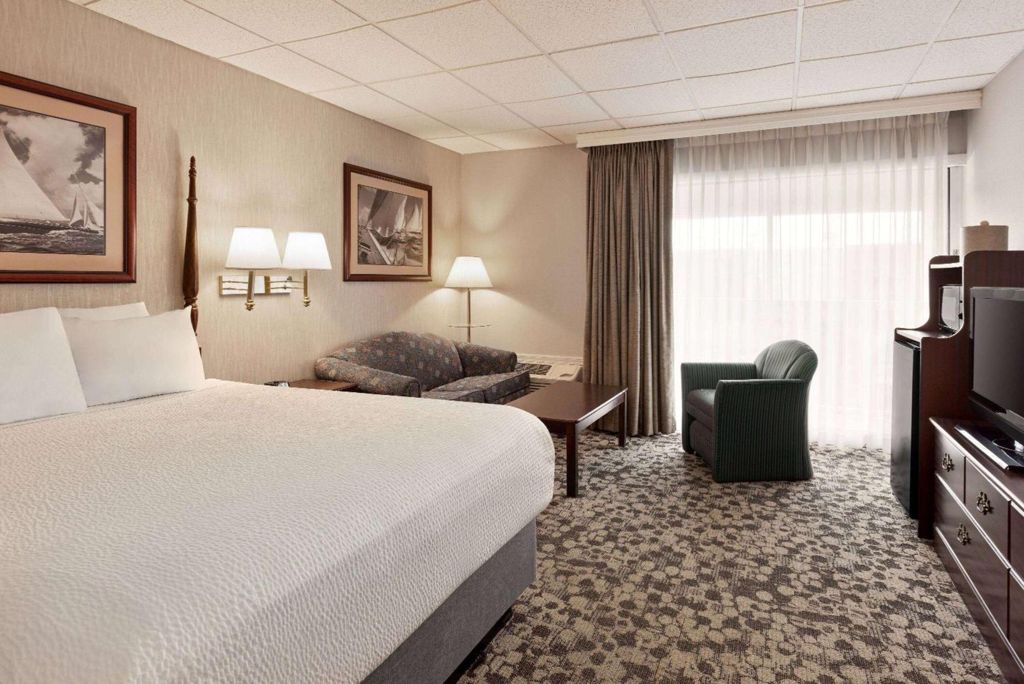 Ramada Plaza By Wyndham Portland Hotel Exterior foto