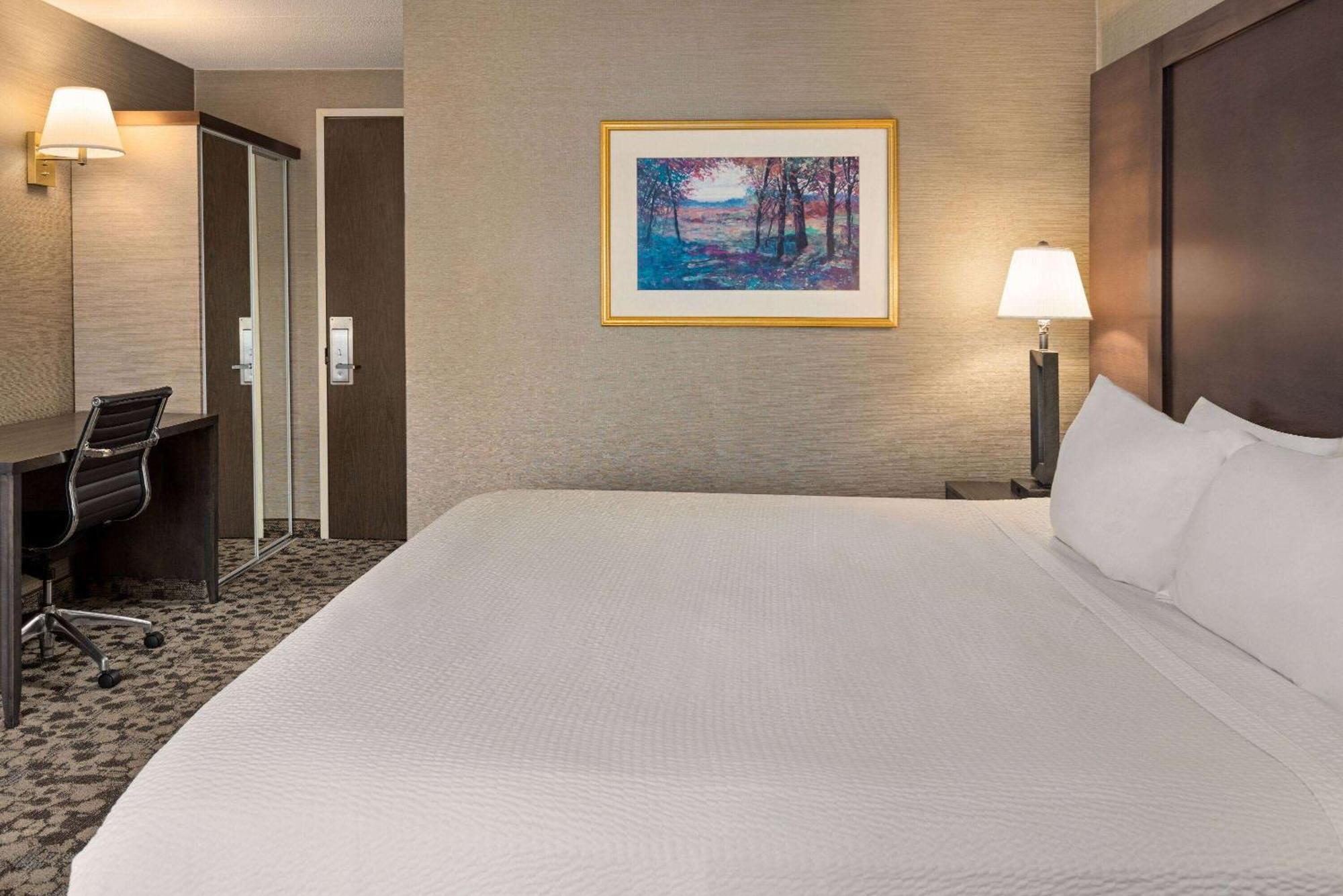 Ramada Plaza By Wyndham Portland Hotel Exterior foto